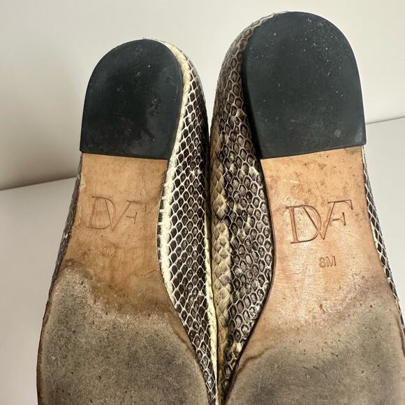 Diane Von Furstenberg Women's Snake Print Buckle Ballet Flats Size 8 Leahter - Picture 8 of 10
